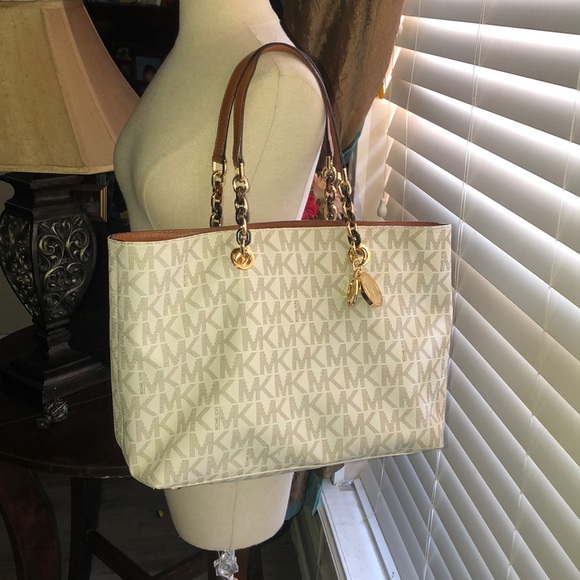 Michael Kors Handbags - Michael Kors Large Cynthia Tote